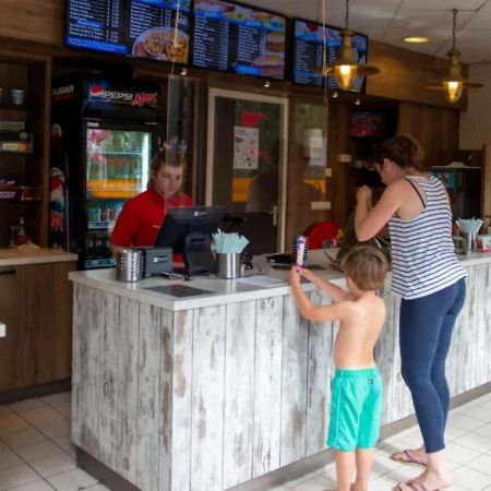 Suameer Kajuit423 6Pers 5Sterren Vakantiepark Bergumermeer Aan Het Water In Friesland Met Zwembadヴィラ エクステリア 写真