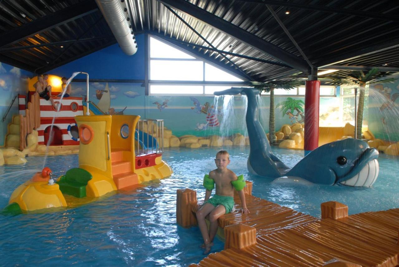 Suameer Kajuit423 6Pers 5Sterren Vakantiepark Bergumermeer Aan Het Water In Friesland Met Zwembadヴィラ エクステリア 写真