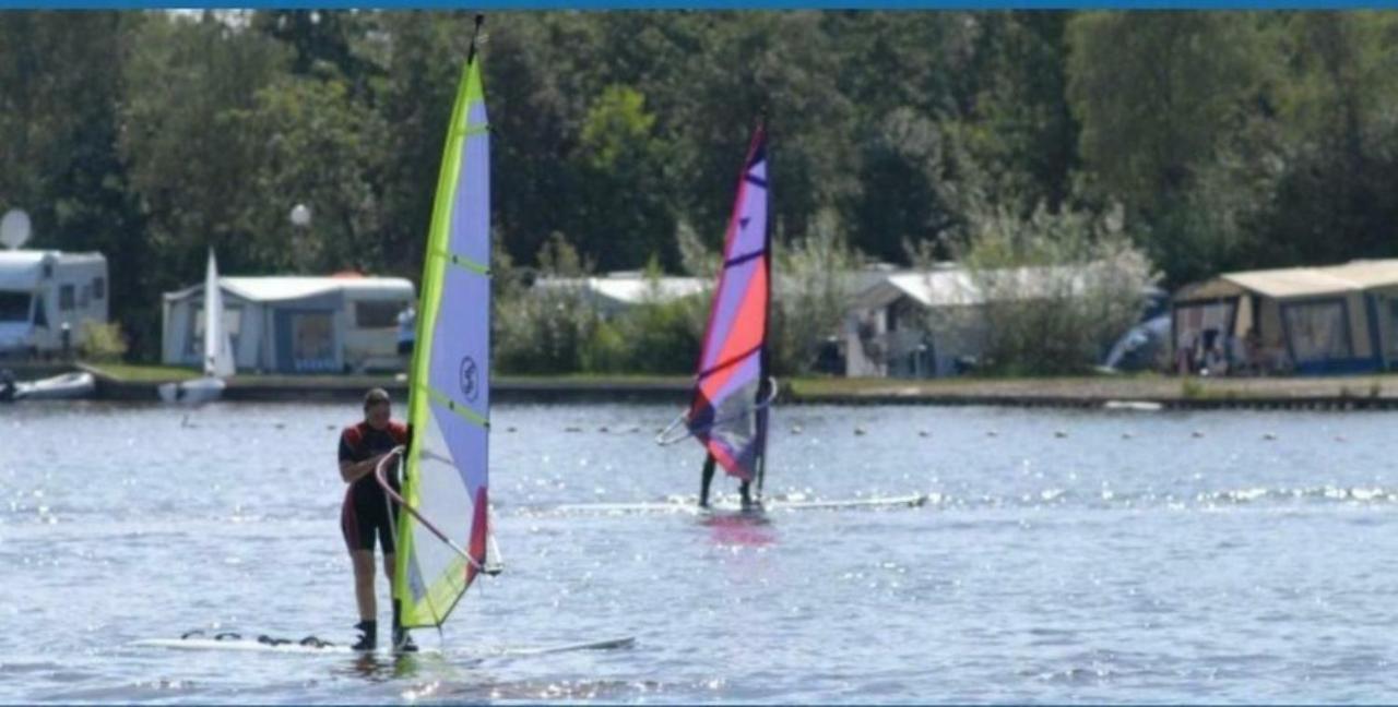 Suameer Kajuit423 6Pers 5Sterren Vakantiepark Bergumermeer Aan Het Water In Friesland Met Zwembadヴィラ エクステリア 写真